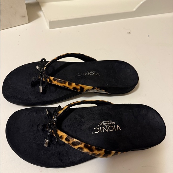 Womens VIONIC Bella SANDALS 
Animal Print BOW SHOES
Supportive Contours - Picture 2 of 9